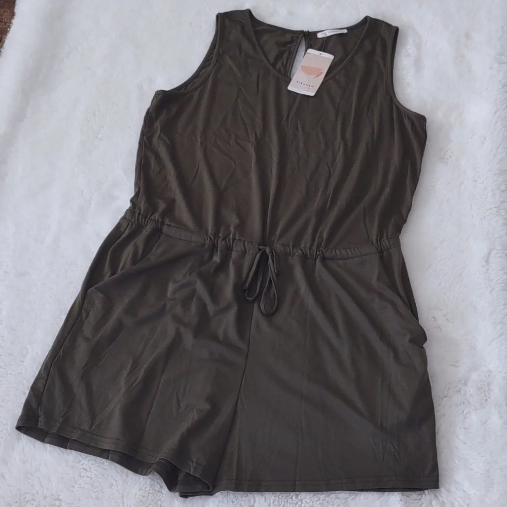 KIRUNDO, Sleeveless Crew neck shorts romper. - Picture 3 of 10